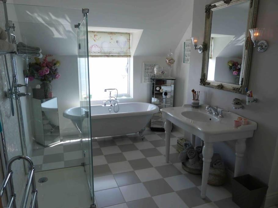 Amazing Sea Views And Much More…. Apartment Бродстеърс Екстериор снимка